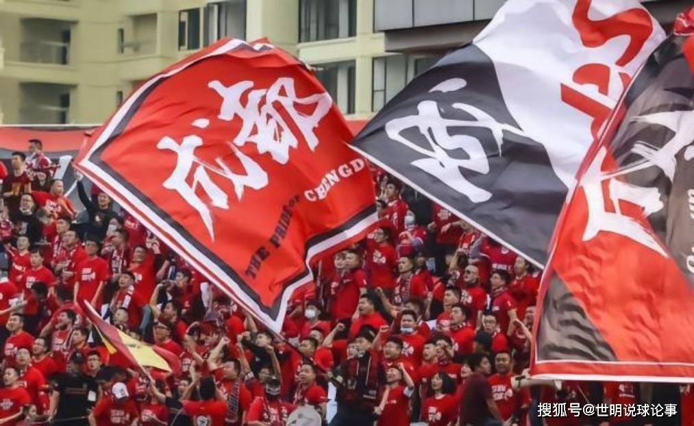 巴西中场阿图尔本赛季加盟佛罗伦萨后表现出色，他透露心理医生的治疗对自己帮助很大。